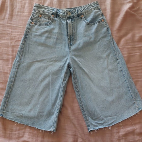 Stradivarius jean bermuda shorts, size 34, blue