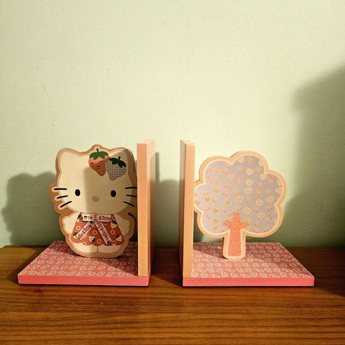 Hello Kitty bookends set like new, wooden in pastel and fuchsia shades