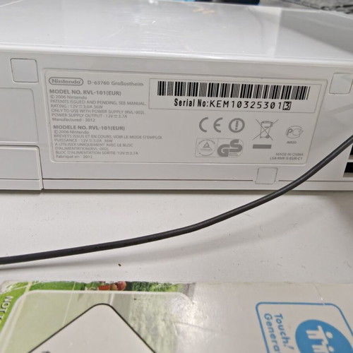 Wii and Wii Sport like new with one controller