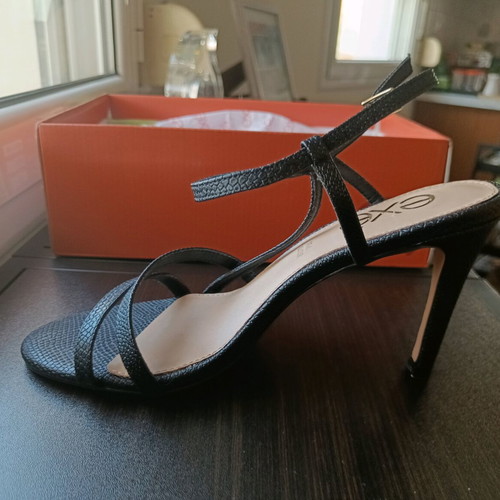 Exe black sandals with thin heel size 39 new
