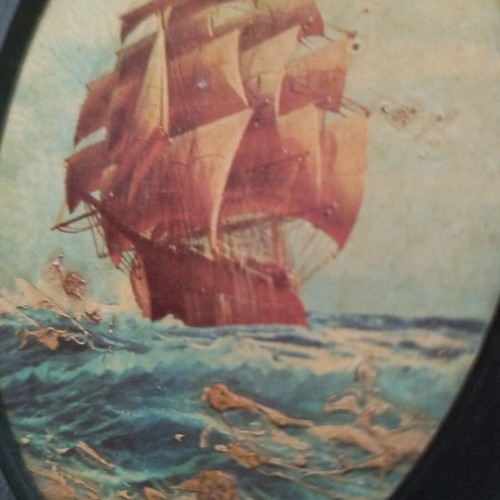 Oval miniatures like new in wooden frames