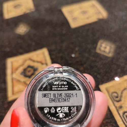 Eyeshadow used in good condition