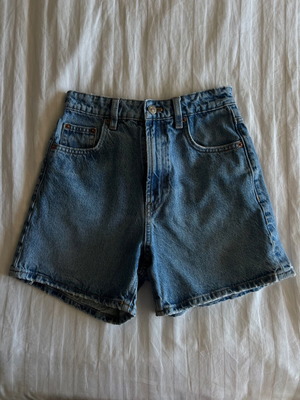 Zara къси панталони, сини, размер XS