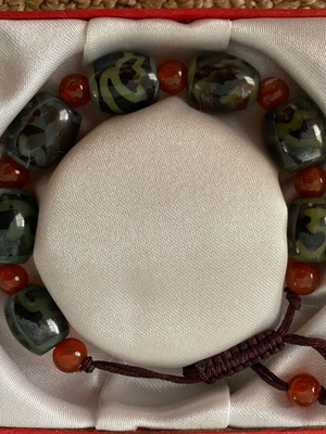 Tibetan Agate Prayer Bead Bracelet new, brown and red
