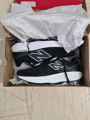 New Balance 520 Freshfoam 44 athletic shoes like new, black