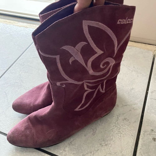 Purple suede boots with embroidery size 36