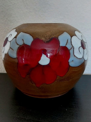 Vintage ceramic vase like new with floral painting