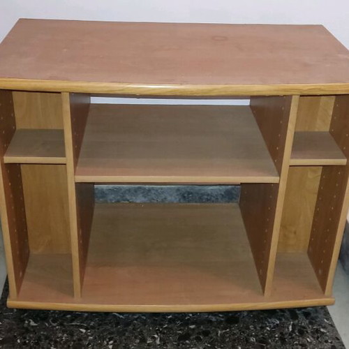 Rolling TV stand in very good condition