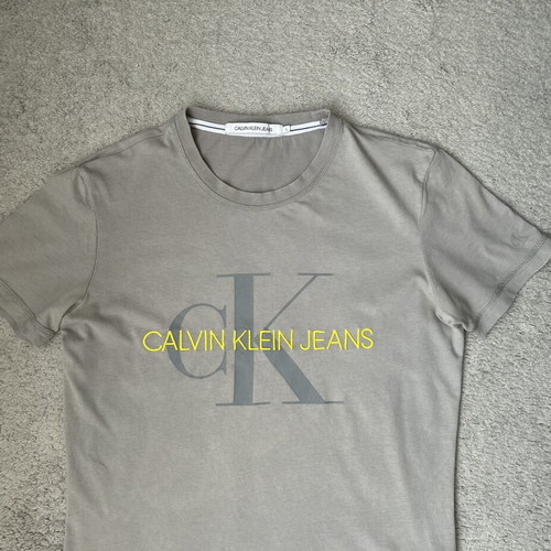 Calvin Klein Vegetable Dye Monogram Slim Tee like new, gray, L