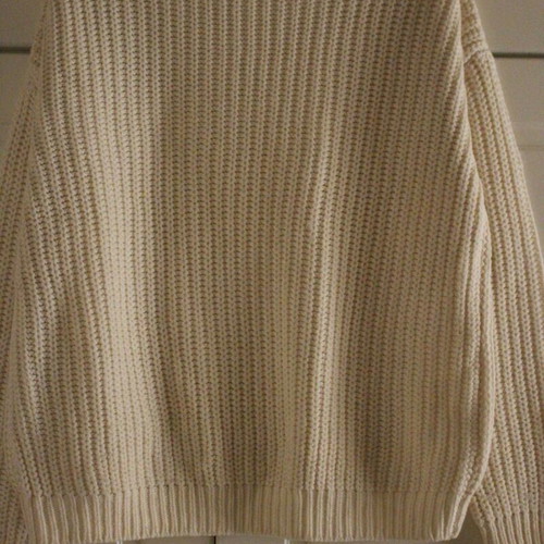 White sweater with zipper like new