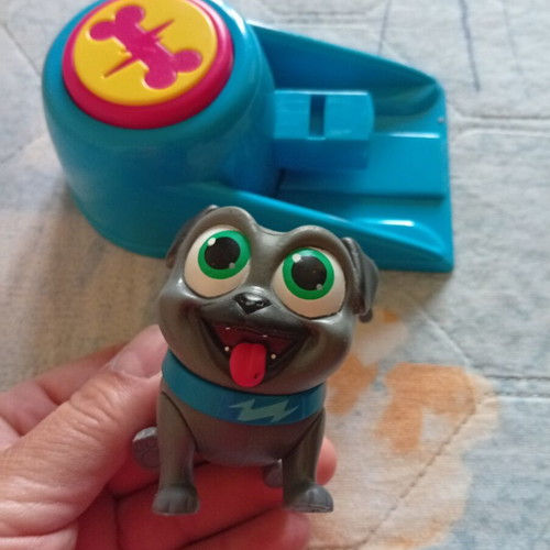 Disney Puppy Dog Pals Bingo figure with launcher, like new, missing trike