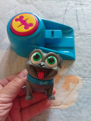 Disney Puppy Dog Pals Bingo figure with launcher, like new, missing trike