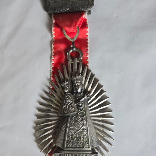 Vintage Bavarian religious medals collection like new