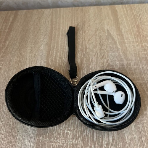 Cable and earphone case with zipper and inner mesh pocket like new