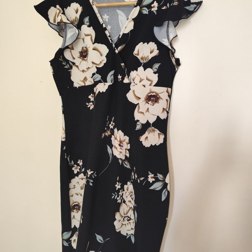 Black floral dress size Large like new