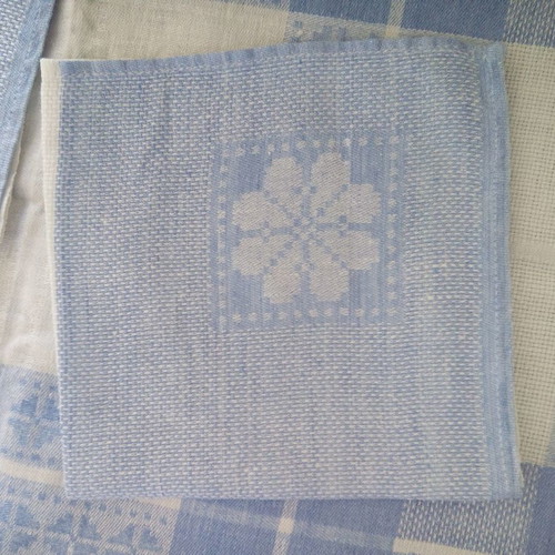 Tablecloth with six napkins in lavender color like new
