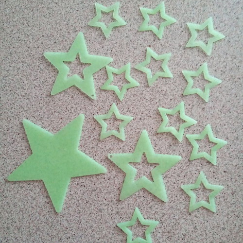Glow in the dark stars set of 14 pieces