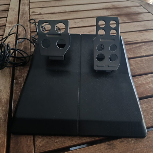 Logitech Driving Force Feedback Wheel for PlayStation 2 with Pedals and Original Box