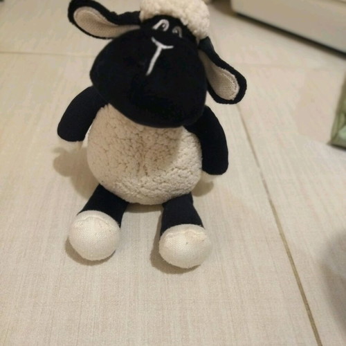 Shaun the Sheep plush lamb like new, authentic Shaun the Sheep