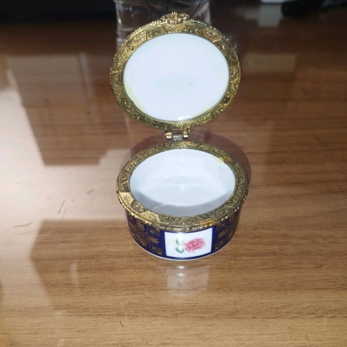 Porcelain small jewelry box used with brass frame