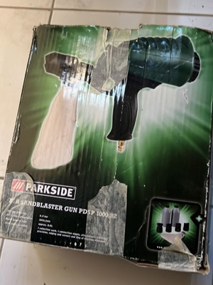 Sandblasting gun like new, packaging slightly damaged