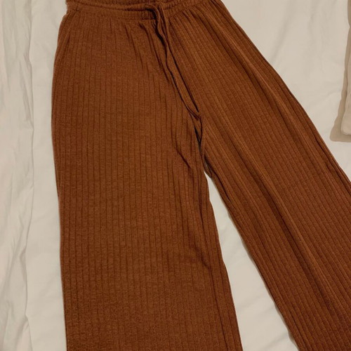 Stradivarius women's brown flare jogger pants like new, size XS