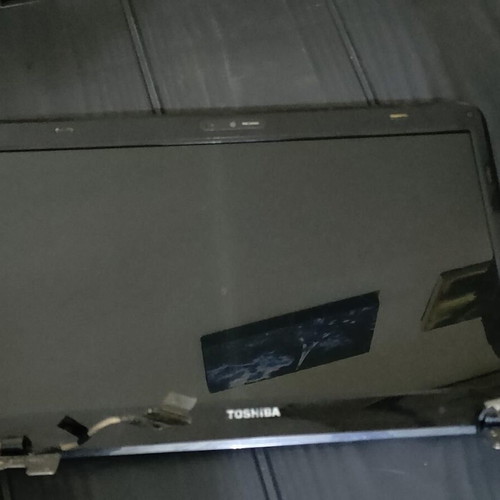 Toshiba Satellite L600-01B Screen with Hinges and Camera like new
