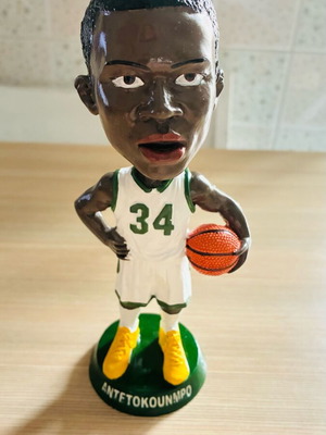 Φιγούρα Giannis Antetokounmpo μεταχειρισμένη με κεφάλι που κουνιέται