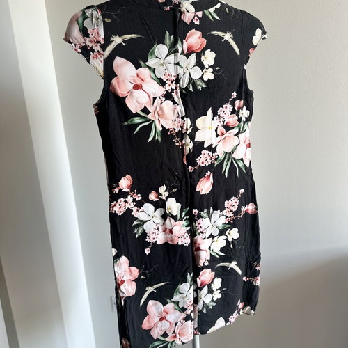 Floral mini dress Billie And Blossom Dorothy Perkins like new, black multicolor