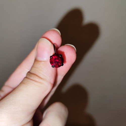 Earrings with rubinogranada like new, red color