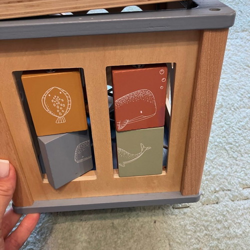 Little Dutch activity cube used