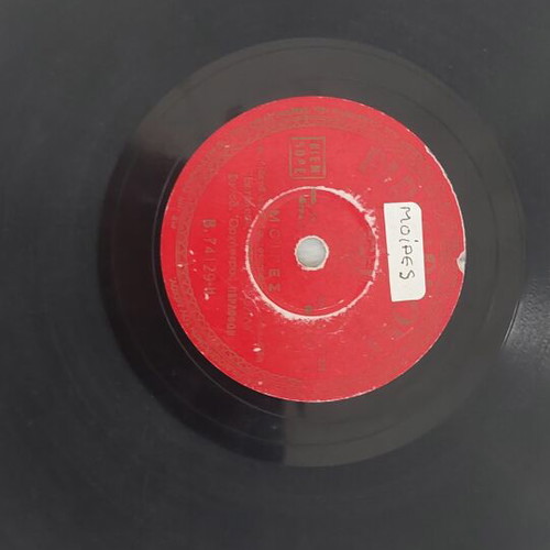 His Master's Voice 78 rpm record used, vintage laiko