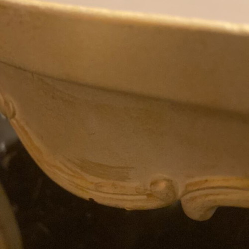 Coffee table like new, white with gold trim 78x48 cm