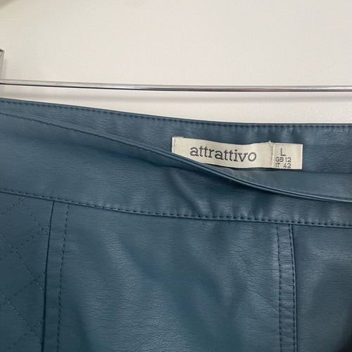Attrattivo leather mini skirt like new, petrol color, quilted pattern, size L