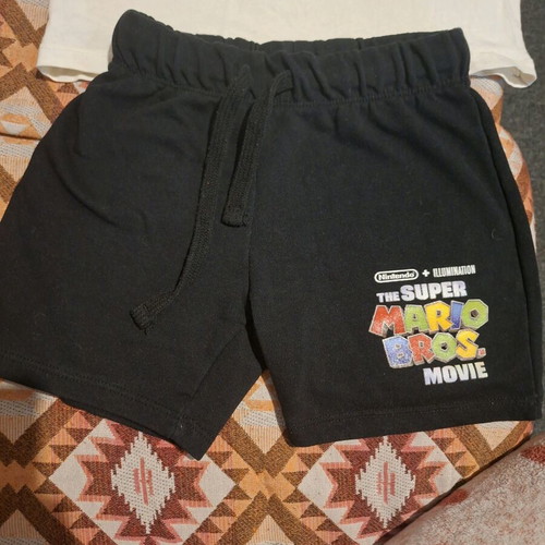 The Super Mario Bros. Movie clothing set like new, t-shirt and shorts