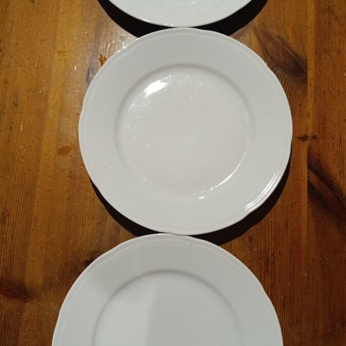 Set of 3 white porcelain plates