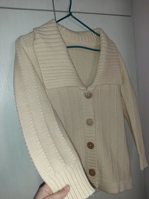 Knitted cardigan like new, size M, beige to cream