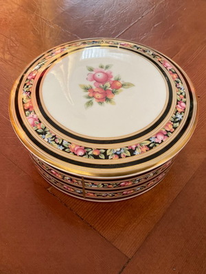 Μπιζουτιέρα Wedgwood bone china 1992 σαν καινούργιο