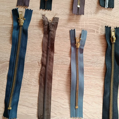 Zippers pack of 16 new in various colors and lengths