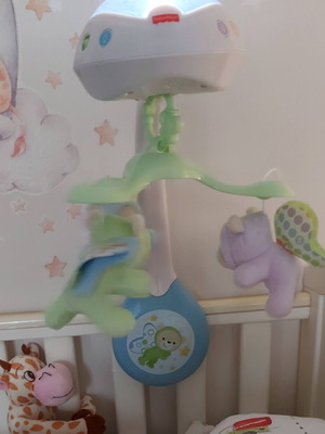 Μομπιλέ κούνιας Fisher Price μεταχειρισμένο με προβολέα και τηλεχειριστήριο