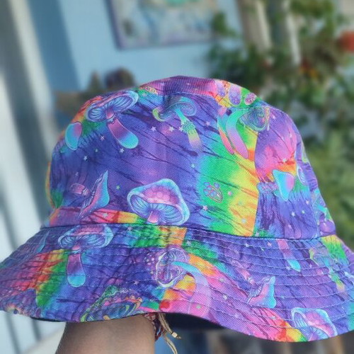 Tie-Dye Psychedelic Mushroom Bucket Hat reversible, like new