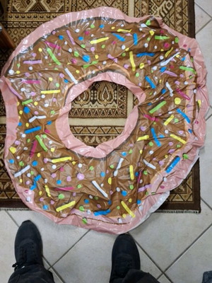 Donut float ring like new
