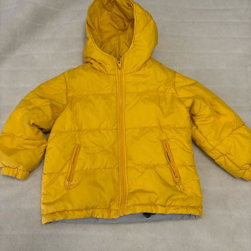 United Colors of Benetton kids coat XXS 2 years like new, yellow