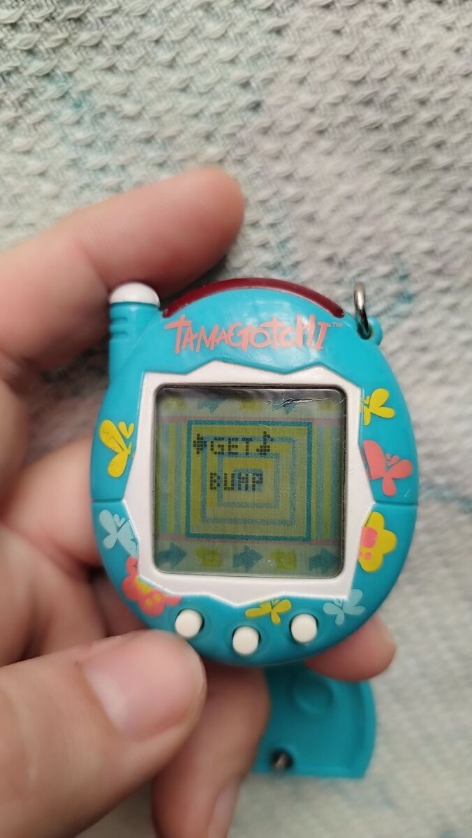 Tamagotchi Connection Blue with… - € 68,00 - Vendora.cy