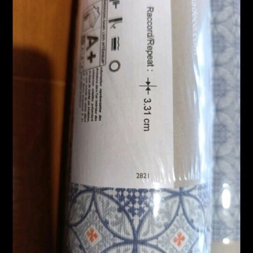 Wallpaper with beautiful colors new in original packaging