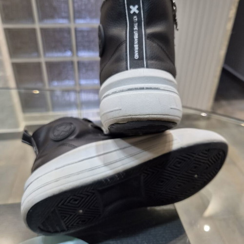 XTI Kids sneakers boots size 38 used, black and white