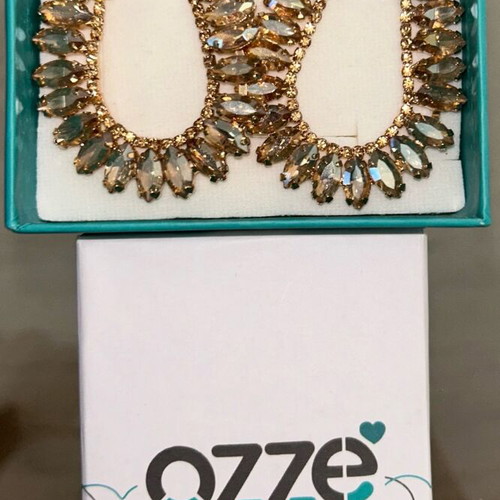 Ozze earrings like new, gold color for formal occasions