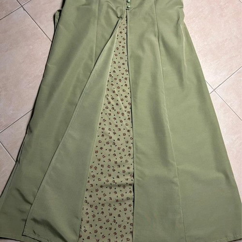 Vintage sage green dress size 40 with floral insert buttons puff sleeves midi