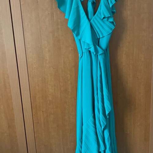 BSB evening dress like new, size 40, emerald color