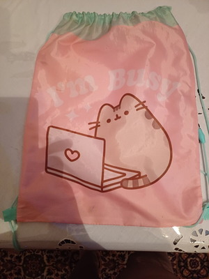 Children's backpack like new, pink nylon